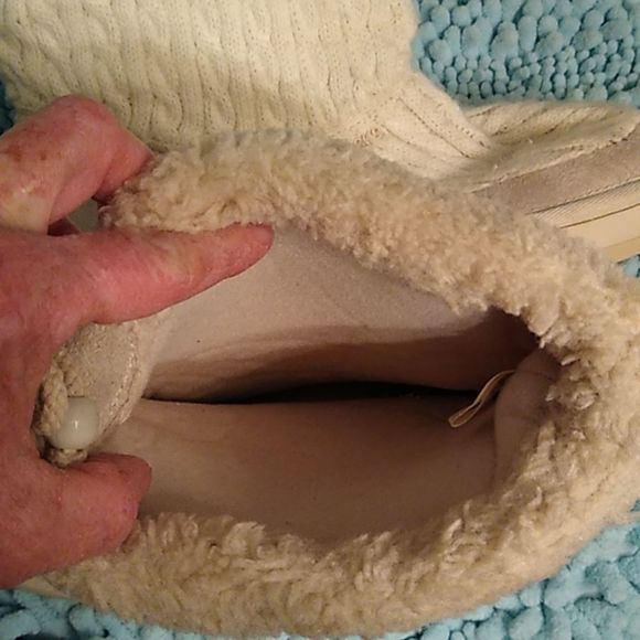 Sketchers 8.5 White Woven Warm Boots - Picture 7 of 7